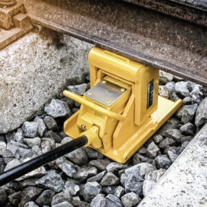 photo of the Robel Hydraulic Rail Jack